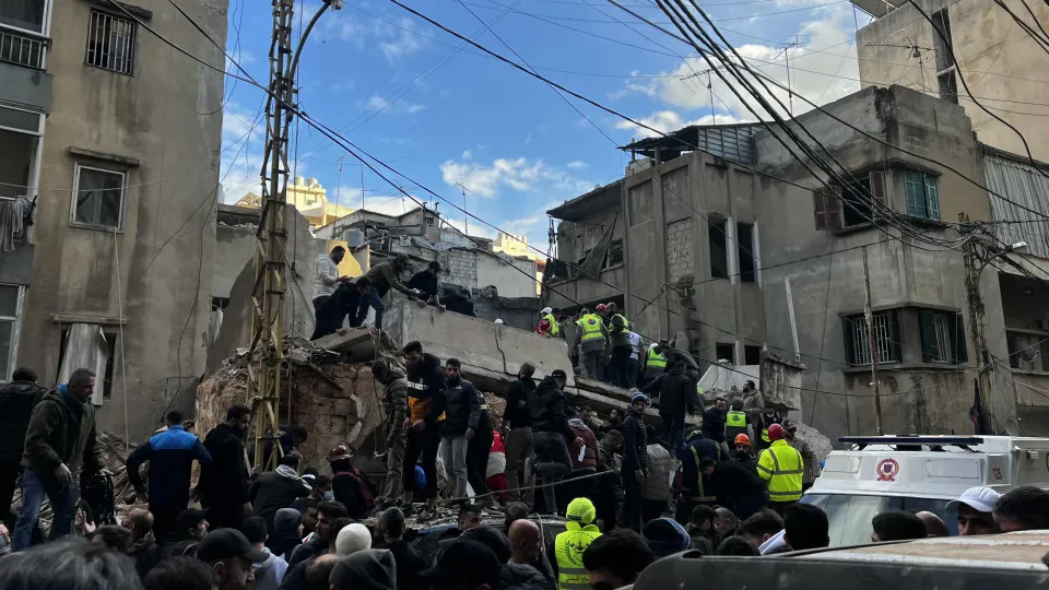 Tropa israelita penetra 30 km no Líbano antes de possível trégua