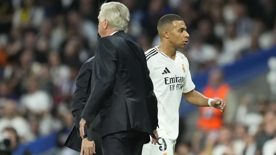 Carlo Ancelotti aponta "remédio" para Kylian Mbappé após penálti falhado