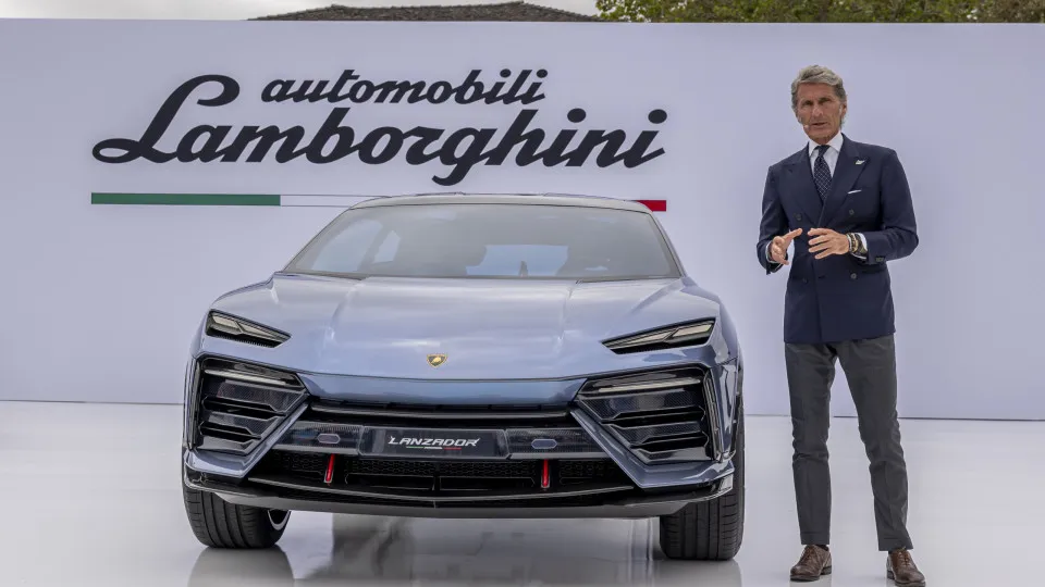 Lamborghini contraria rivais e mantém aposta no primeiro 100% elétrico