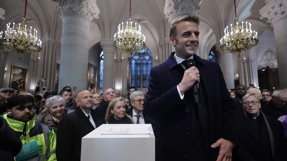 Macron agradece aos envolvidos na reconstrução da Notre Dame