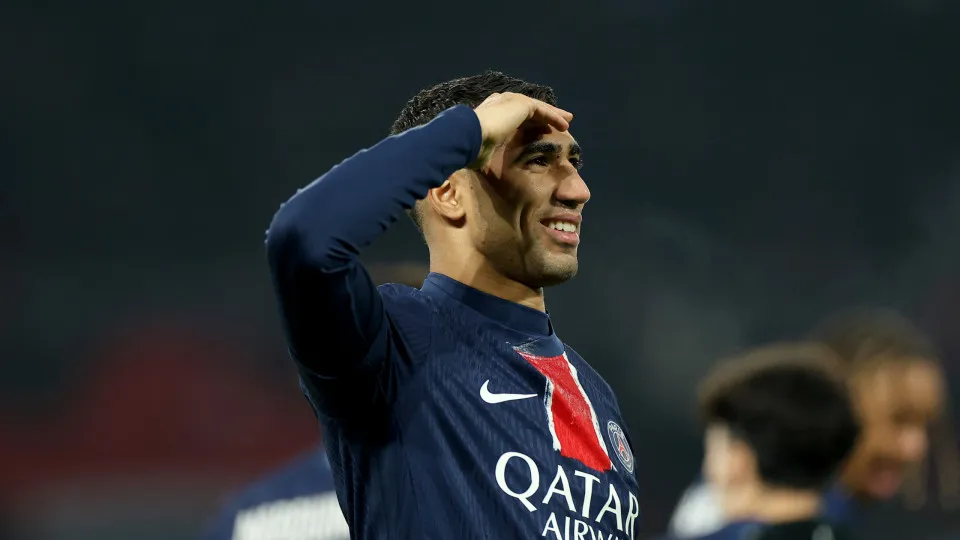 Paris Saint-Germain's Moroccan defender #02 Achraf Hakimi celebrates scoring his team's first goal during the French L1 football match between Paris Saint-Germain (PSG) and FC Nantes at The Parc des Princes Stadium in Paris on November 30, 2024. (Photo by