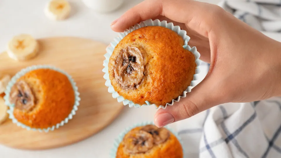 Muffins de banana com manteiga de amendoim. Vão desaparecer em segundos