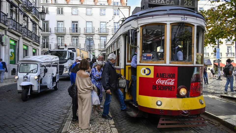 Iniciativa de referendo sobre alojamento local em Lisboa gera discórdia