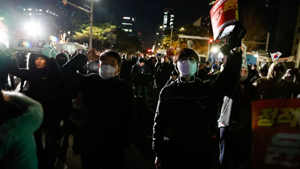 Lei marcial gera tensão na Coreia do Sul. 'Impeachment' à vista? 