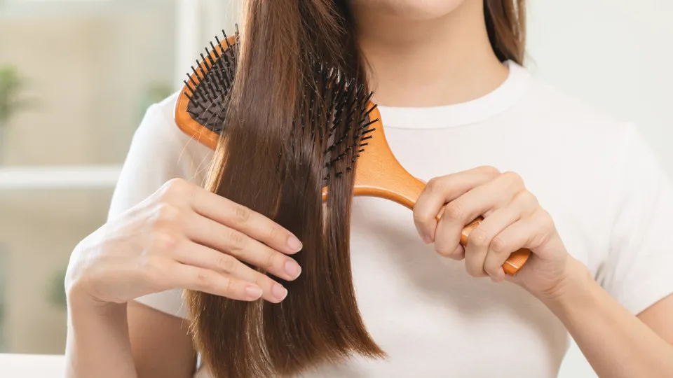 Nunca pensou que o chá verde pudesse ser tão benéfico para o cabelo