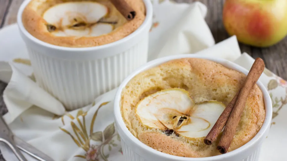 Receita. O belíssimo soufflé de maçã que se faz com quatro ingredientes