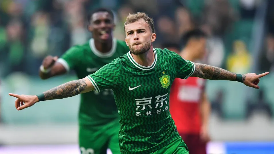 Guga marca na goleada do Beijing Guoan. Manafá lidera na China