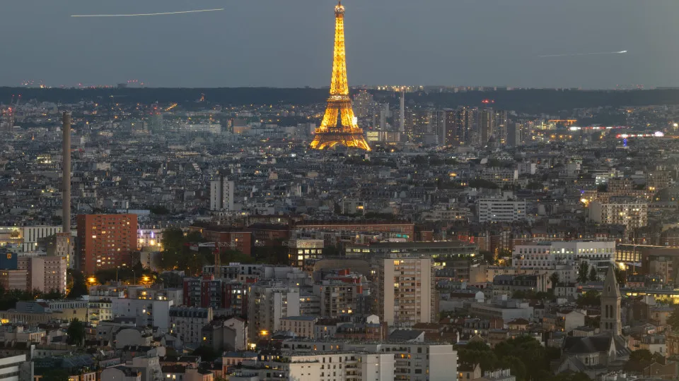 Espetáculo inspirado na emigração portuguesa em França estreia em Paris