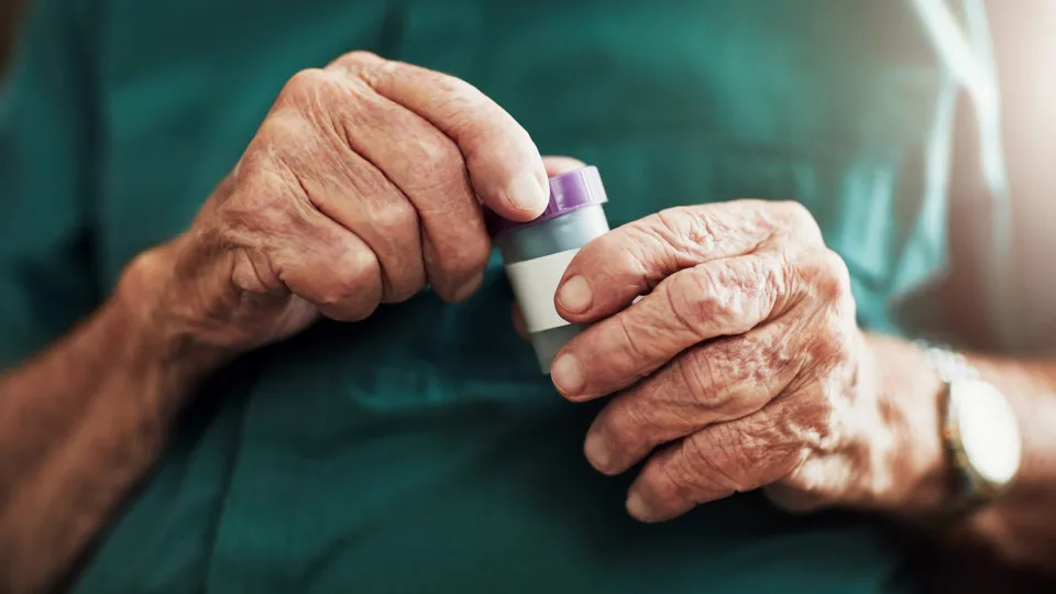 Estudo. Medicamento pode aumentar em 50% o risco de desenvolver demência