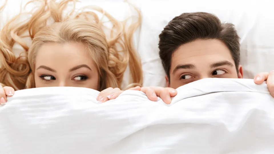 Poligamia e tabus do sexo, amor e desejo explicados pela Ciência