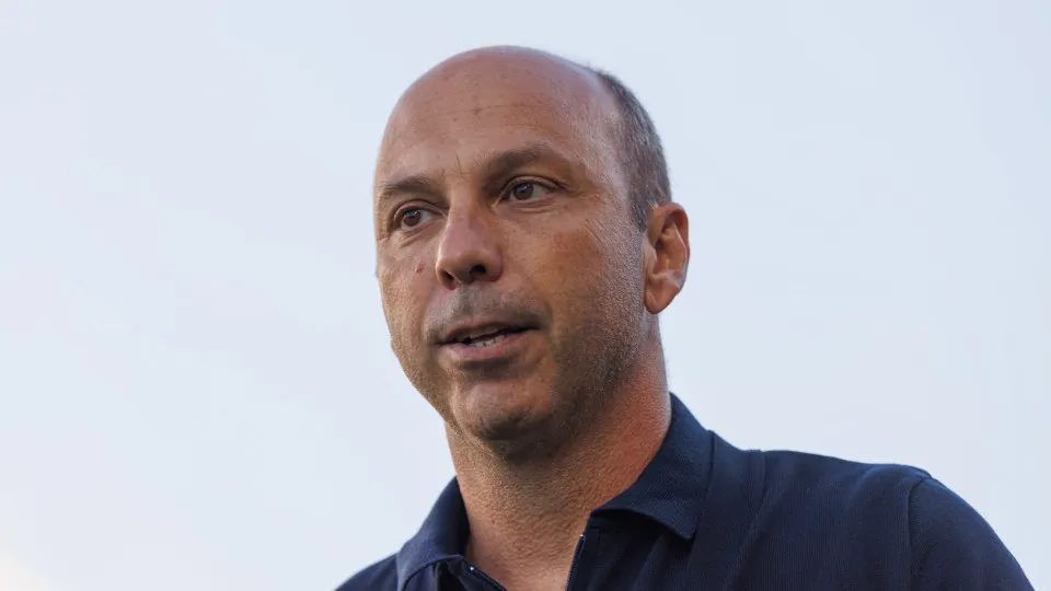 Académico de Viseu busca neutralizar ataque do Benfica na I Liga