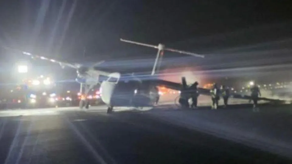 Avião aterra em chamas no Canadá após "problema no trem de aterragem"