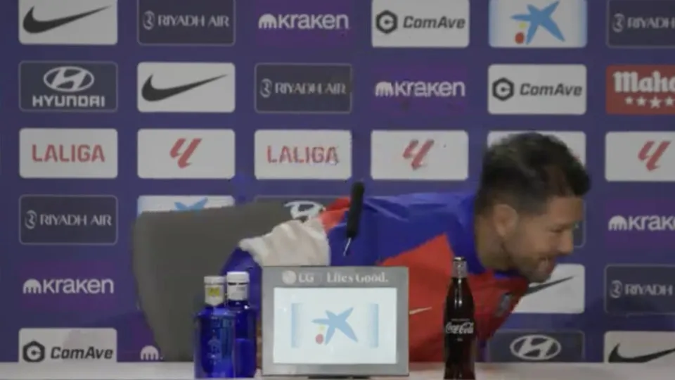 Simeone abandona conferência de imprensa: "É melhor ficar calado. Xau"