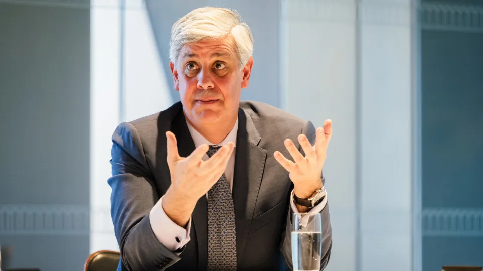 Política monetária "reagiu rapidamente" à inflação, diz Centeno