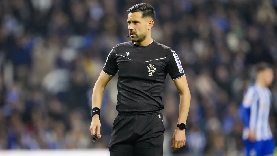 Surpresa total. Já é conhecido o árbitro do Sporting-FC Porto em Alvalade