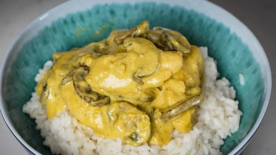 Receita de bifinhos com cogumelos e mostarda (um clássico da infância)