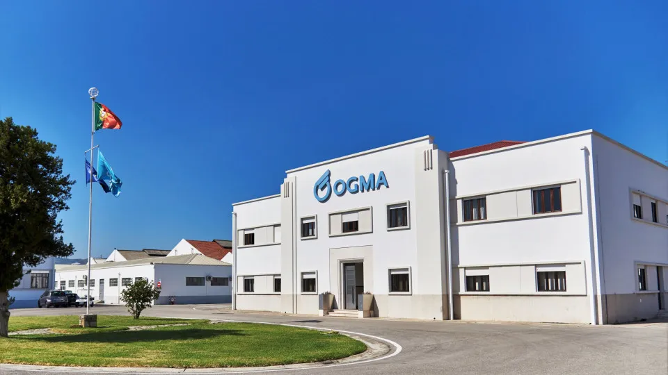 Sindicato reclama aumento salarial de 6% e 37,5 horas semanais na Ogma