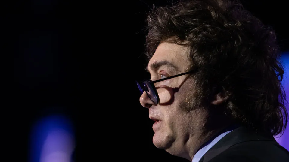 "Golpe". Governo de Milei restringe parcialmente o direito à greve