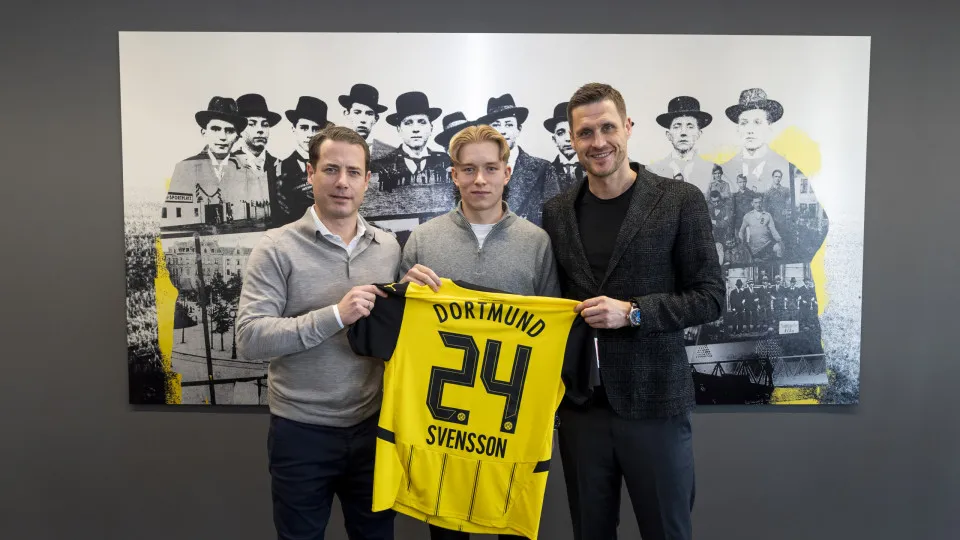 Oficial: Esteve na agenda do Benfica e ruma ao Borussia Dortmund