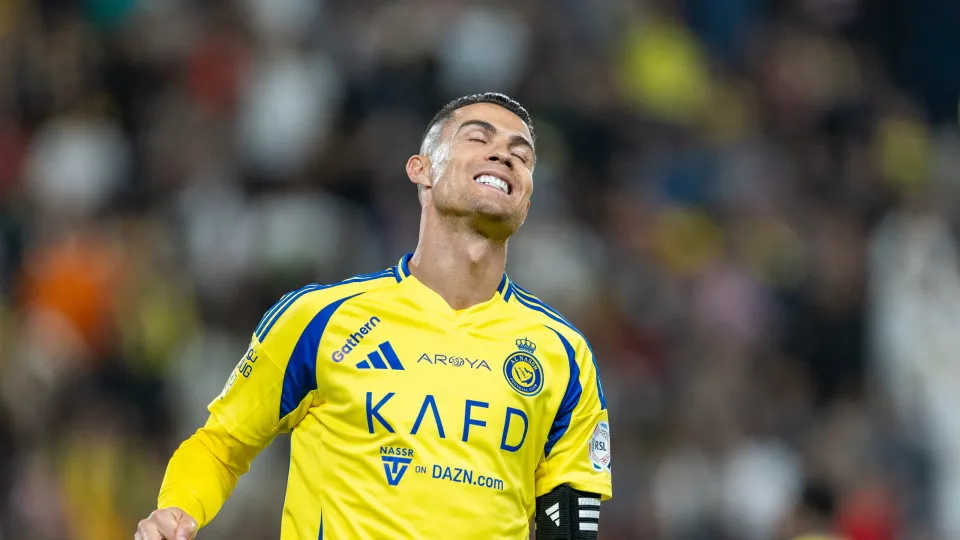 A reação de Cristiano Ronaldo após o primeiro golo com 40 anos