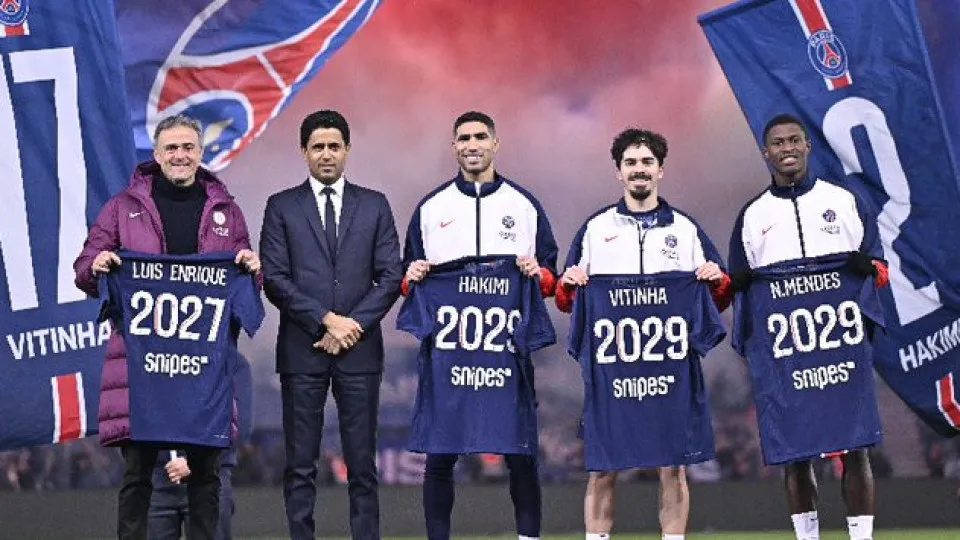 Oficial: PSG anuncia renovação de Luis Enrique e de dupla portuguesa