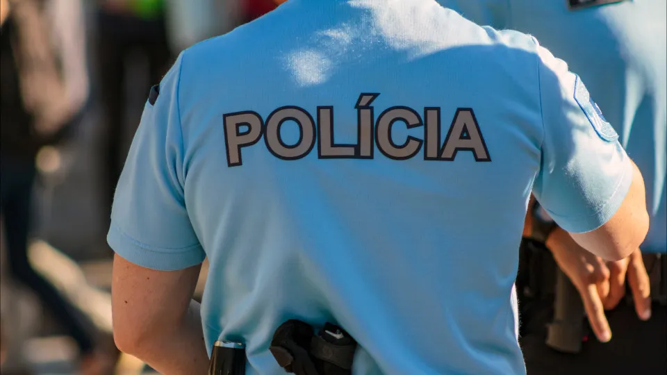 Jovem empurra idosa na via pública e rouba-lhe 25 euros em Odivelas