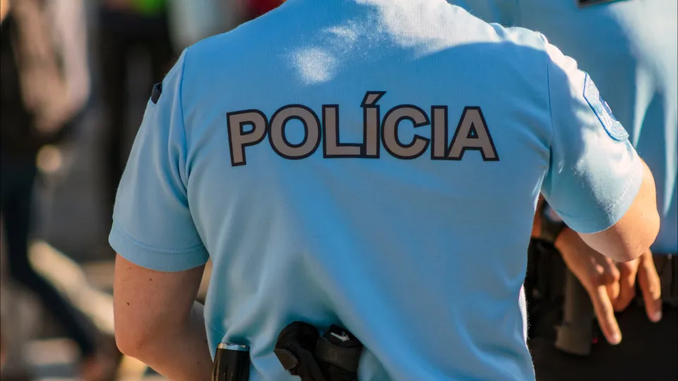Jovem de 18 anos baleado junto a discoteca em Leiria. Foi depois à PSP