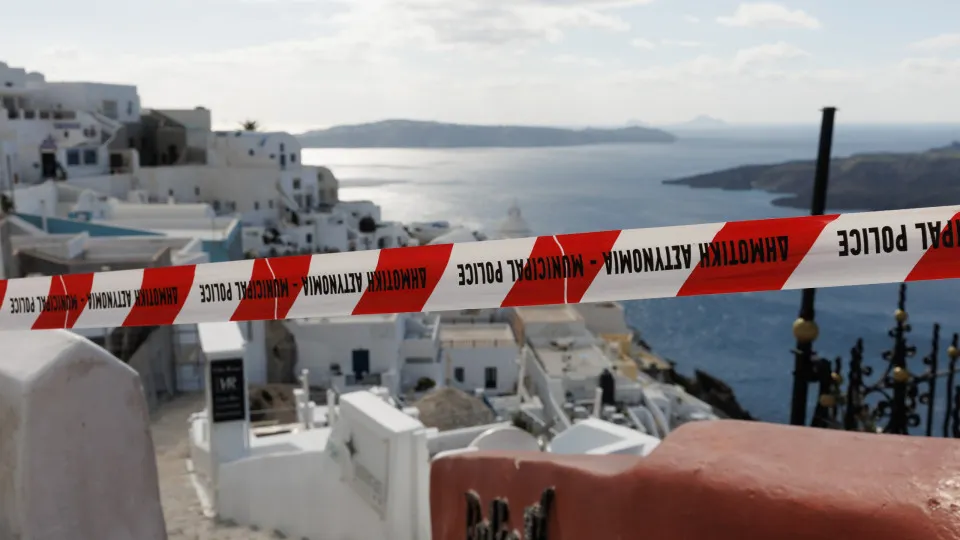 Escolas de Santorini encerradas até 14 de fevereiro devido a sismos