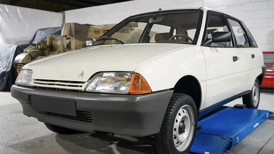 Encontrámos uma relíquia. Citroën AX de 1988 tem apenas 52 km