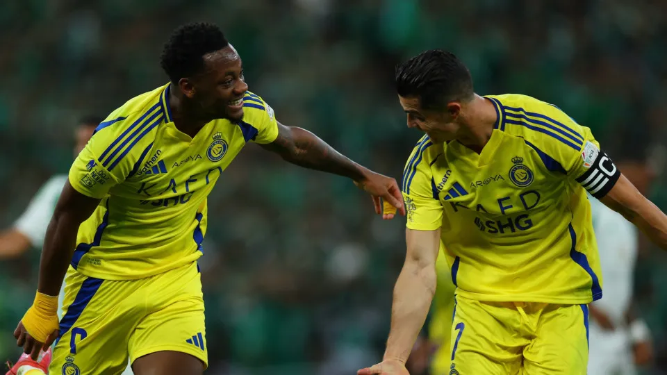 JEDDAH, SAUDI ARABIA - FEBRUARY 13: Jhon Durán and Cristiano Ronaldo celebrate their side's first goal during the Saudi Pro League match between Al Ahli and Al Nassr at King Abduallah Sport City Stadium  on February 13, 2025 in Jeddah, Saudi Arabia. (Phot