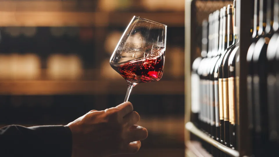Vinhos do Alentejo, Douro e Madeira estão entre os melhores do país Vinhos do Alentejo, Douro e Madeira estão entre os melhores do país