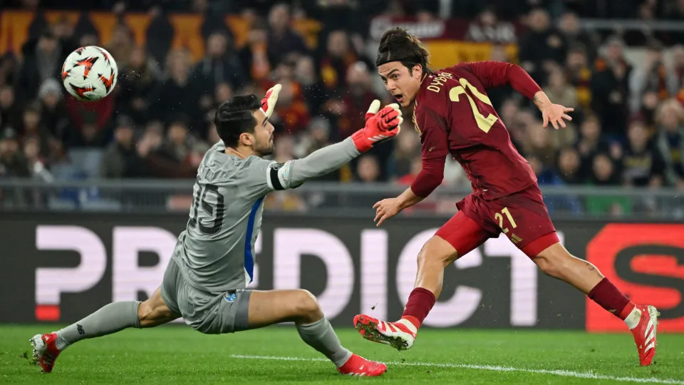 FC Porto não aguenta tango argentino e 'baila' para fora da Liga Europa