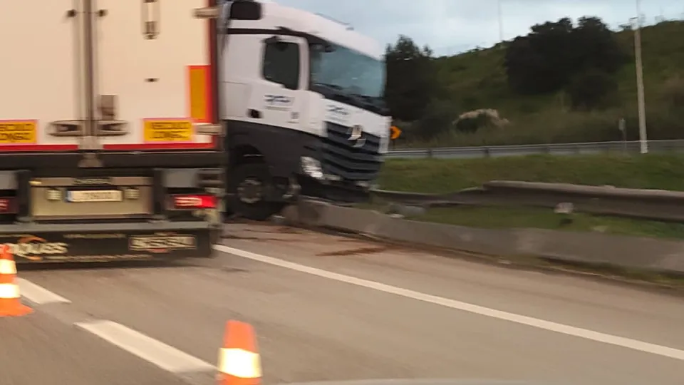 Alverca. Restabelecida circulação na A1 após acidente com oito veículos