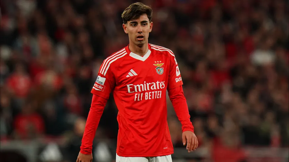 LISBON, PORTUGAL - FEBRUARY 22:  Nuno Felix of SL Benfica looks on during the Liga Portugal Betclic match between SL Benfica and Boavista FC at Estadio da Luz on February 22, 2025 in Lisbon, Portugal.  (Photo by Gualter Fatia/Getty Images)