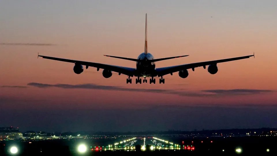 Avião, Aeroporto de Gatwick, Reino Unido