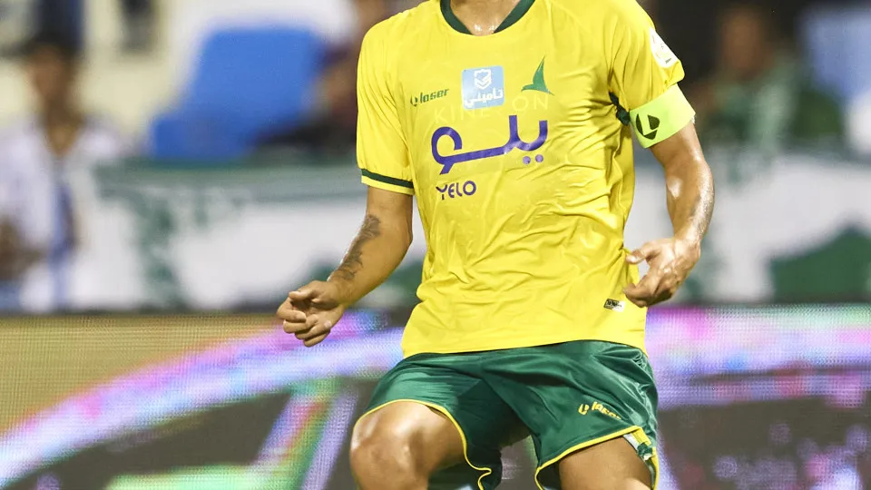 DAMMAM, SAUDI ARABIA - AUGUST 17: Fabio Santos Martins from Al Khaleej Club controls the ball during the Saudi Pro League football match between Al-Khaleej and Al-Ahli at Prince Mohamed bin Fahd Stadium on August 17, 2023 in Dammam, Saudi Arabia. (Photo b