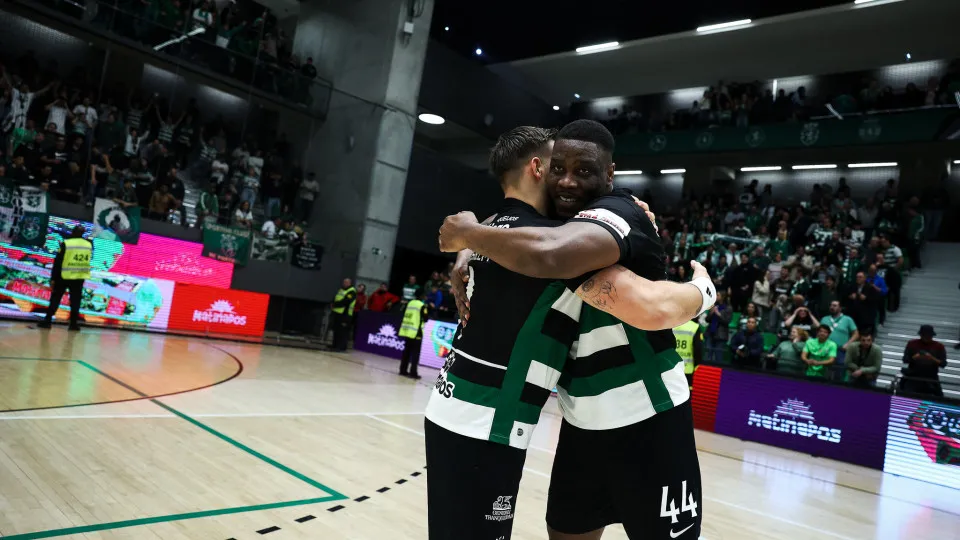 Sporting 'atropela' FC Gaia e retoma o trono. Benfica vence Águas Santas