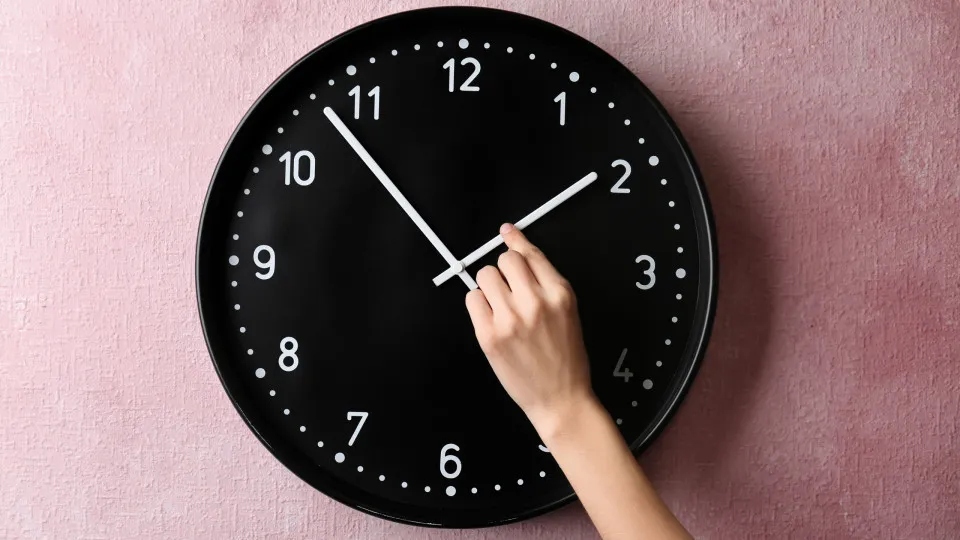 É já este mês! Mudança de hora 'a caminho' (vem aí o horário de inverno)