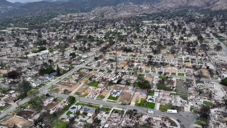 Sobe para 30 número de mortos nos incêndios de janeiro em Los Angeles