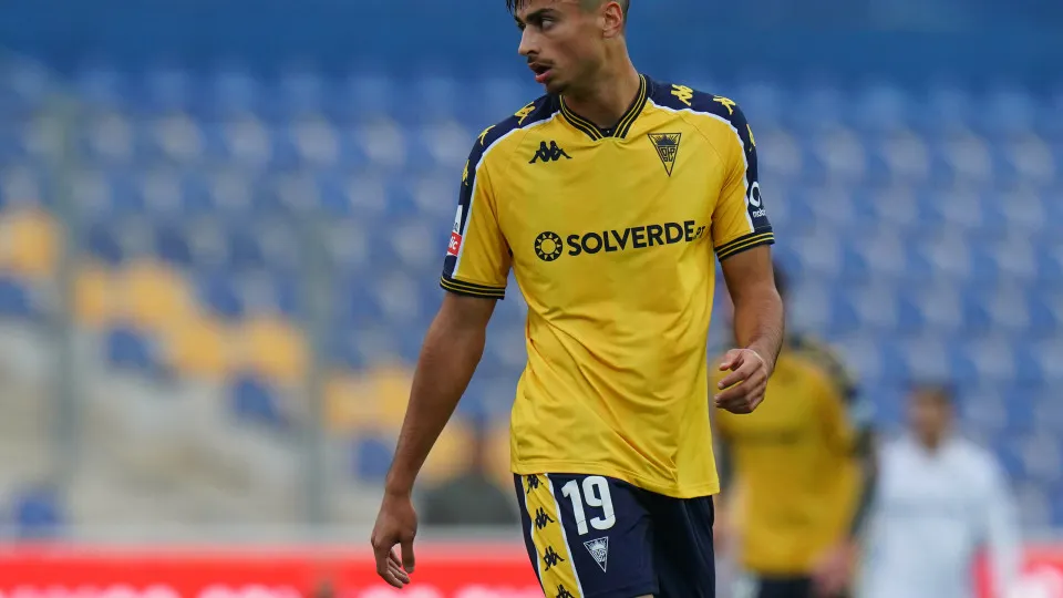 André Lacximicant 'salva' Estoril nos descontos no terreno do Belenenses