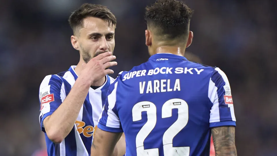 "Desaparecem todos dali". Ex-FC Porto contra castigo de AVB aos jogadores