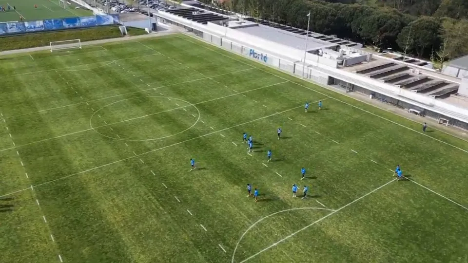 FC Porto mostra imagens de novo treino (intenso) de Martín Anselmi