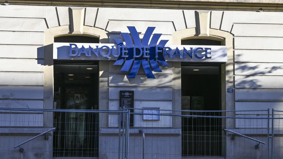 Banco de França saúda suspensão temporária de parte das tarifas por Trump