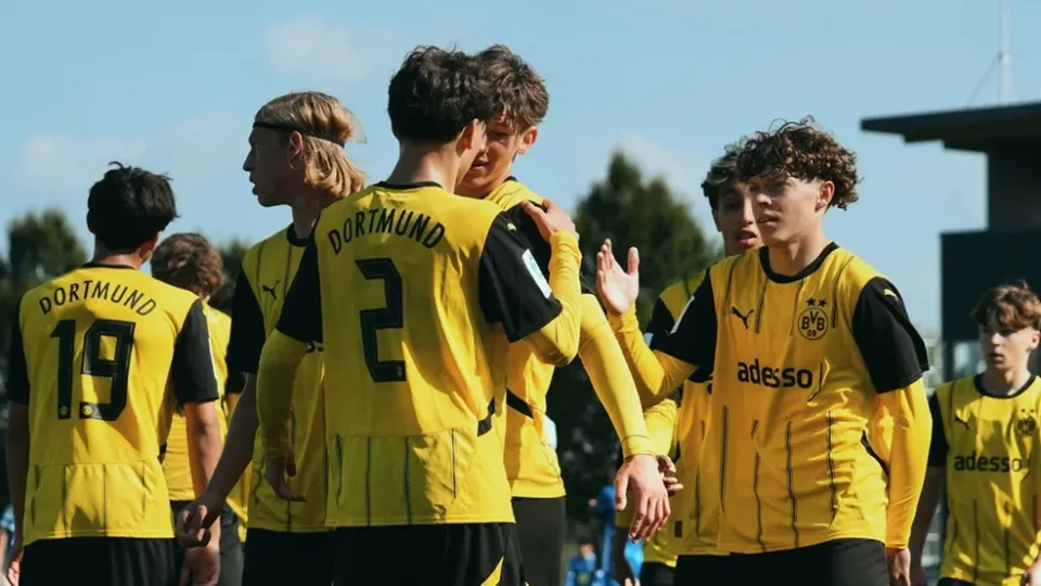 Benfica 'rouba' talento do Borussia Dortmund para reforçar camadas jovens