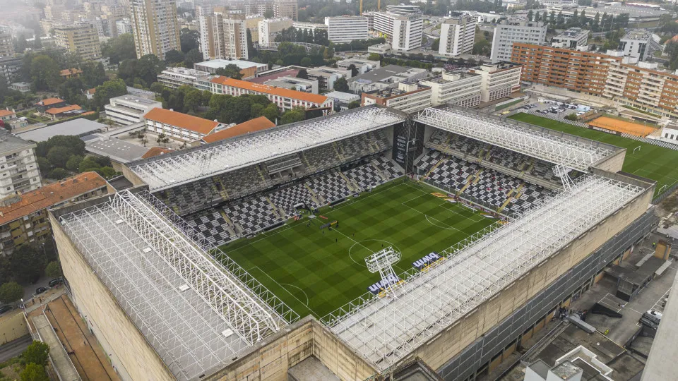 PORTO, PORTUGAL - AUGUST 27: (EDITORS NOTE: This photograph was taken using a drone) General view outside the stadium prior to the Liga Portugal Bwin match between Boavista and SL Benfica at Estadio do Bessa on August 27, 2022 in Porto, Portugal. (Photo b