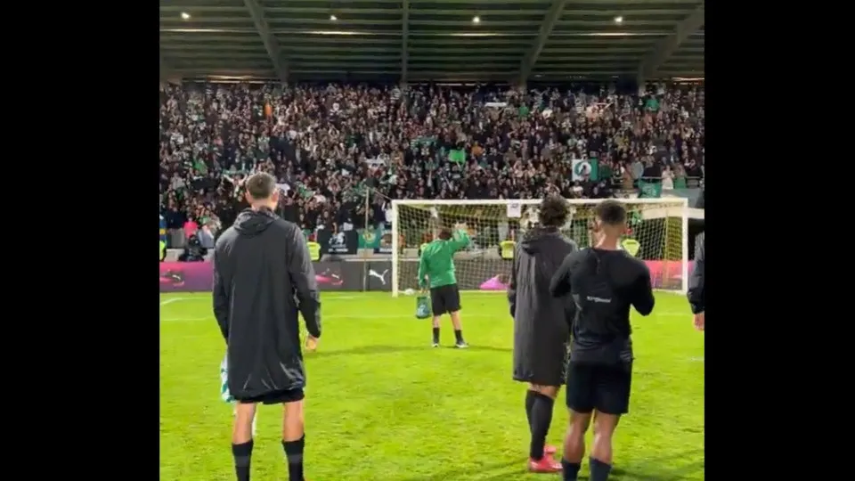 "Yeah". O momento ensurdecedor entre Paulinho e os adeptos do Sporting