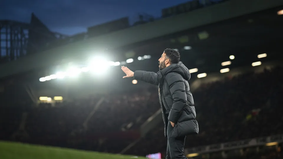 Lenda do United critica decisão de Ruben Amorim: "Se fizeres batota..."