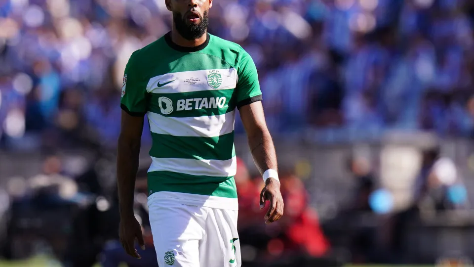 OEIRAS, PORTUGAL - MAY 26:  Jeremiah St. Juste of Sporting CP leaves the pitch after receiving a red card during the Final da Taca de Portugal match between Sporting CP and FC Porto at Estadio Nacional on May 26, 2024 in Oeiras, Portugal.  (Photo by Gualt
