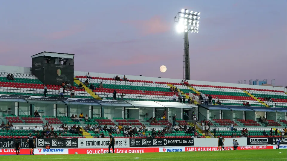 Estrela da Amadora apresenta plantel de 28 jogadores para a época 2026/27