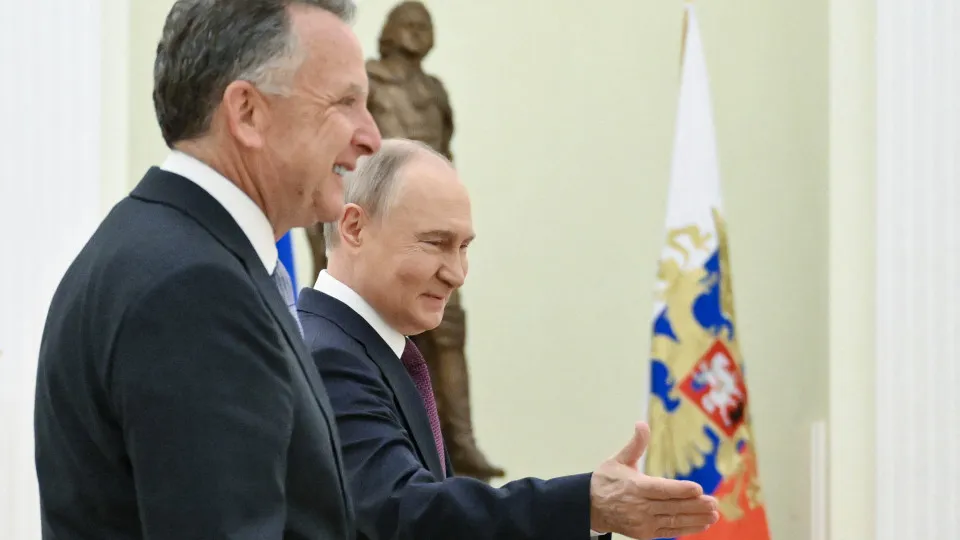 Presidente russo, Vladimir Putin, e o enviado da Casa Branca, Steve Witkoff